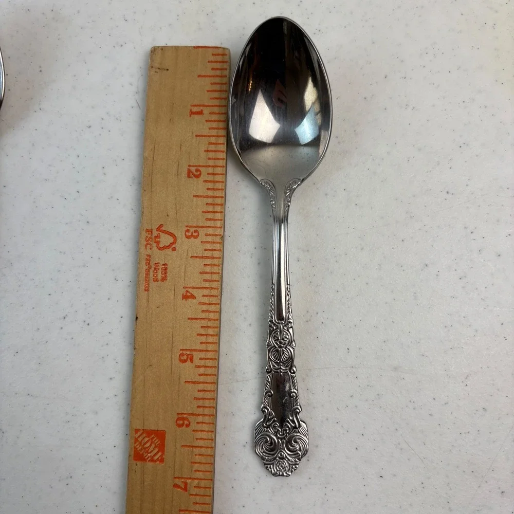 23 PCs Reed & Barton 18/10 Stainless Flatware Renaissance Tsp Oval Soup Iced Tea